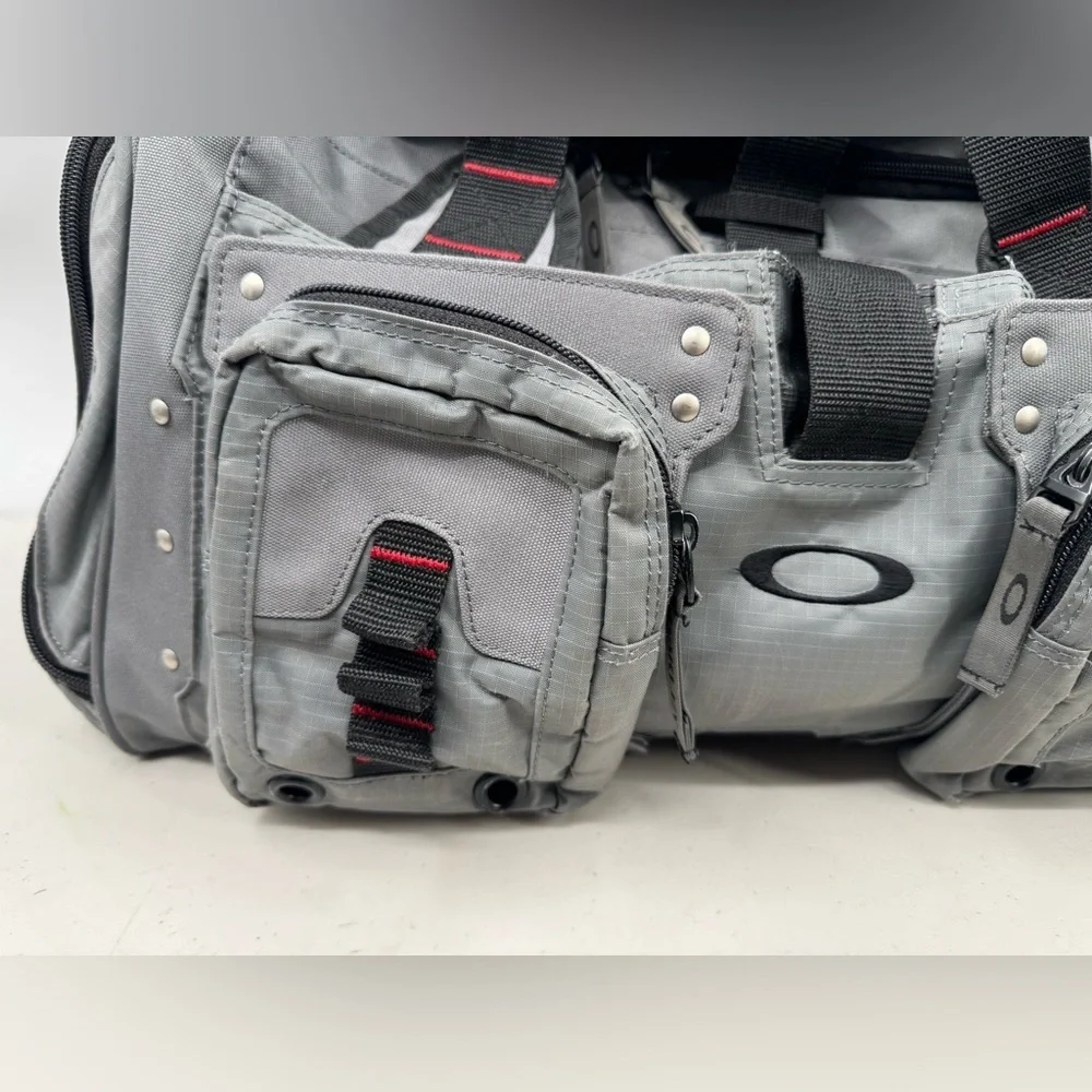 Oakley men duffel